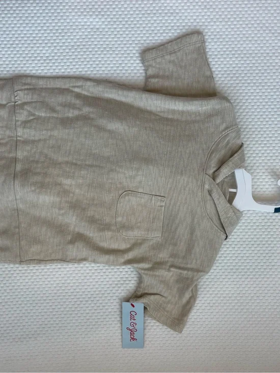 Cat & Jack Kids Beige Short Sleeve Hoodie and Shorts 2-Piece Set 5T NWT