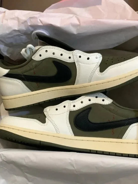 Travis Scott x Air Jordan 1 Low OG “Medium Olive”