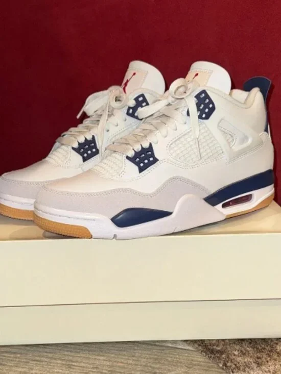 Nike SB x Air Jordan 4 Retro SP “Navy”