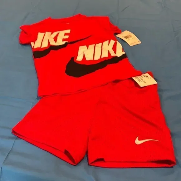 Nike two-piece set new with tags size-4-5