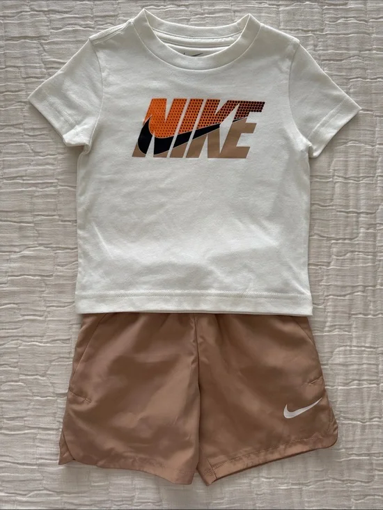 Nike NWT Boys 2 Pc Logo Tee and Dri-Fit Tan Shorts - White/Tan, Size 2T