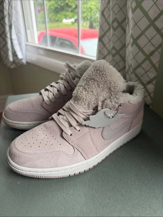 Nike Air Jordan 1 Low SE 
