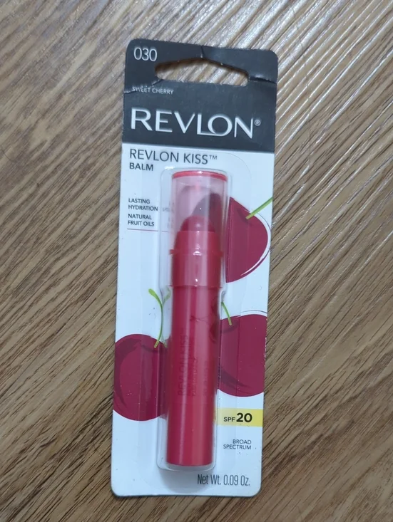 Revlon Kiss Balm SPF 20 – Sweet Cherry (Red)