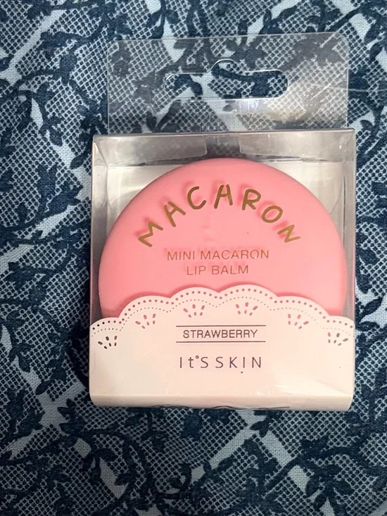 It's Skin Macaron Mini Strawberry Lip Balm - Pink