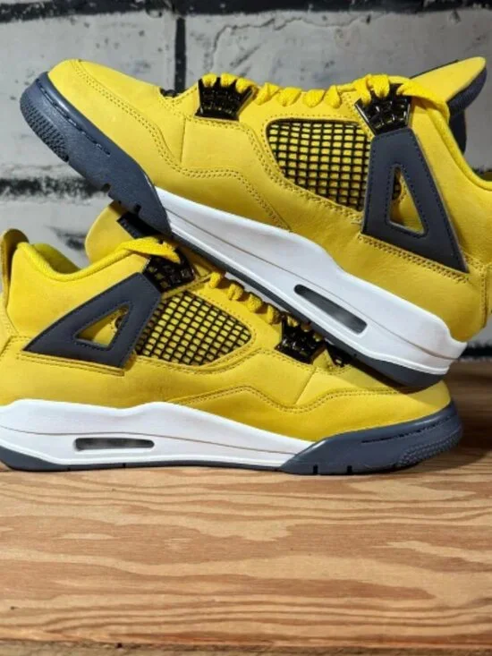 Air Jordan 4 Retro Lightning (2021) Yellow