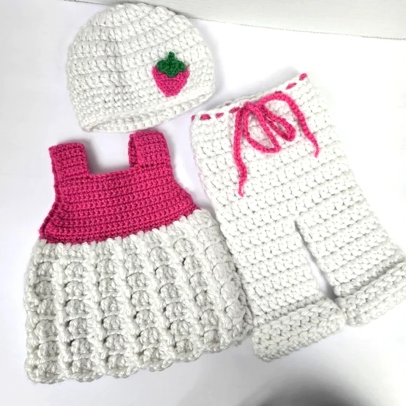 Handmade Girls‎ Matching Strawberry crocheted Set Pink White Baby 0-3 Months
