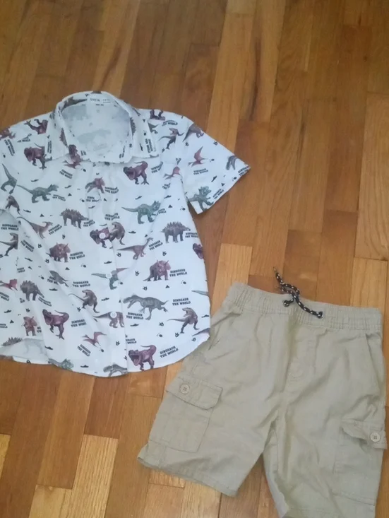 boys 7 khaki cargo shorts and dinosaur print short sleeve
