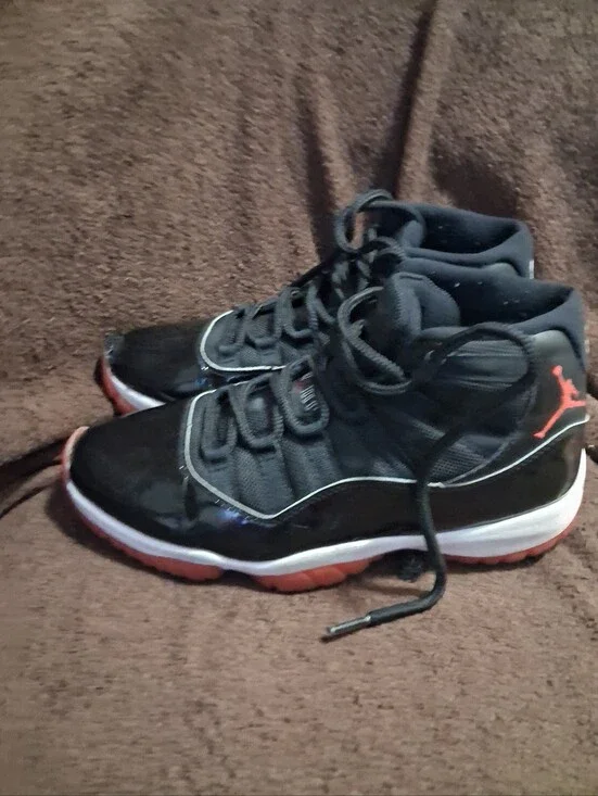 Air Jordan 11 Bred 2019 Size 7y