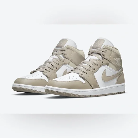 Air Jordan 1 Mid 'Linen' - size US M 7.5 / W 9