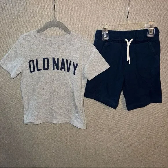 Old Navy size 4t gray logo tee shirt blue jogger shorts