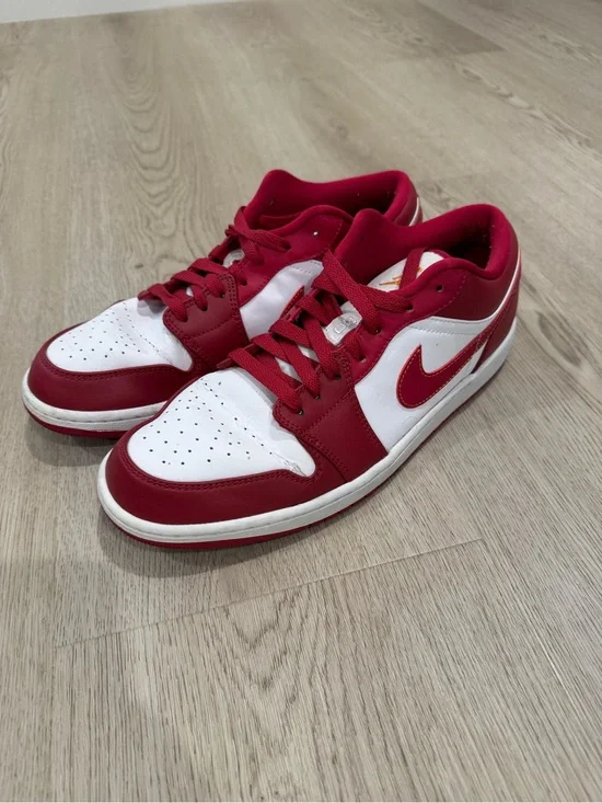 Jordan 1 Low-Top Sneakers in Red and White