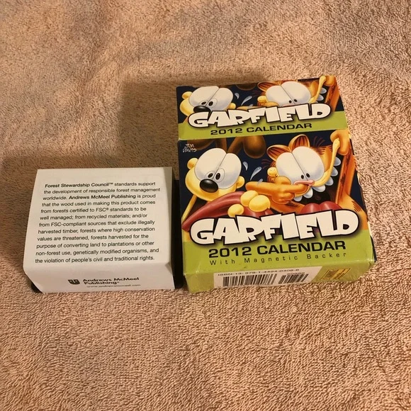 2012 Garfield Mini Calendar With Magnetic Backer NIP 4”x3”