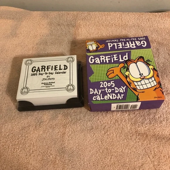 2005 Garfield Day by Day Desk Calendar Unopened