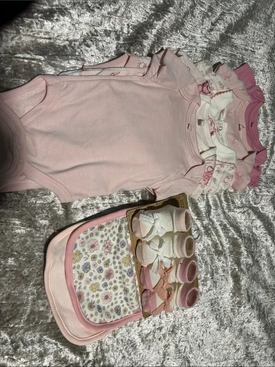 Newborn Pink 5pc Bodysuit, Bibs and Booties Set