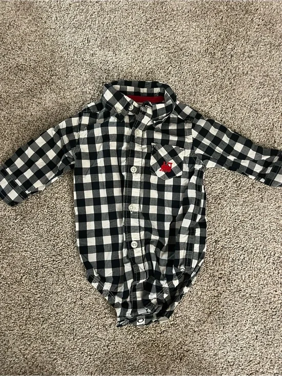 Carters Black & White Buffalo Plaid Button-Up with snap closure Baby Bodysuit 3M