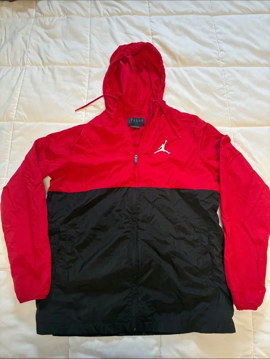 Jordan Jumpman Air Men’s Windbreaker Retro Jacket Size Small Red/Black Full-Zip