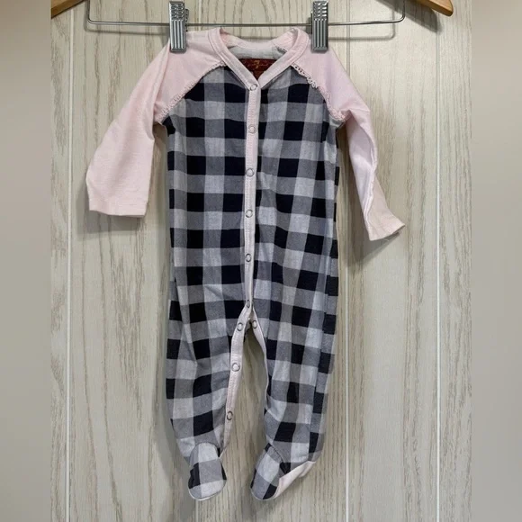 7 FOR ALL MANKIND 0-3 MO INFANT BABY ONE PC FOOTIE FOOTED OUTFIT SNAP NAVY PINK