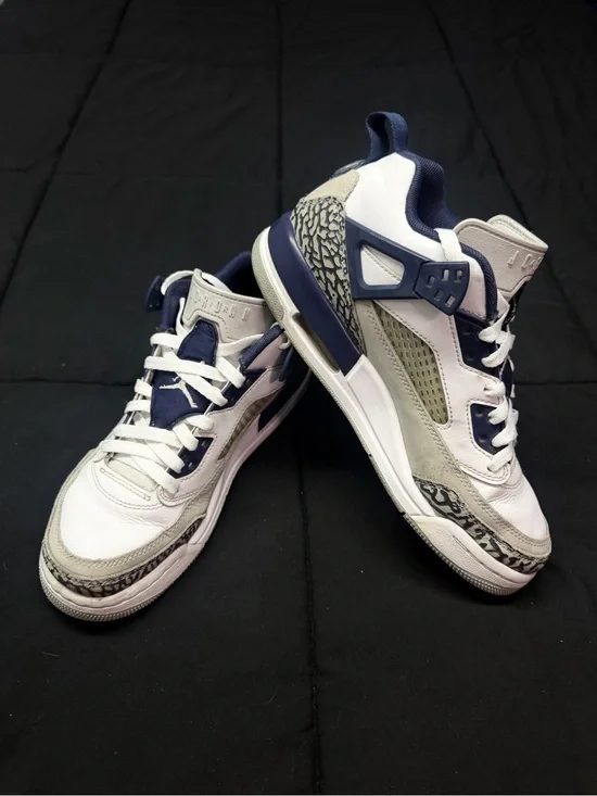 Jordan White and Navy Retro Elephant-Print Sneakers