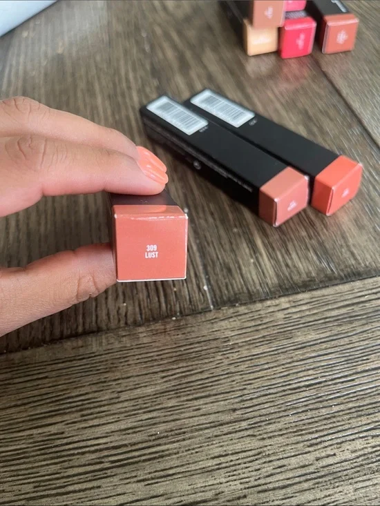 MAC Cosmetics Lipstick / Lip Gloss - Shade 309 Lust (Warm Peachy Coral)