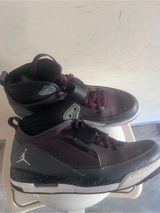 Jordan Mid-Top Sneakers in Burgundy and Gray