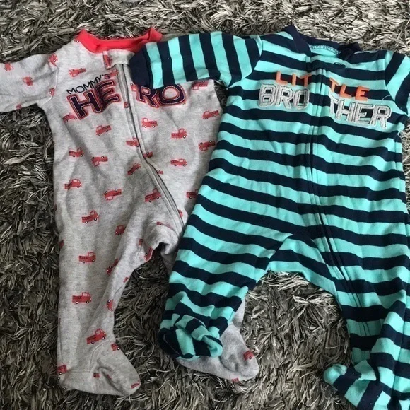 Carters zipper 3 months foot PJs EUC.
