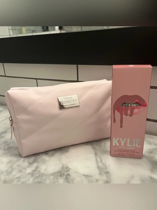 Kylie Cosmetics Matte Lip Kit Duo + Branded Travel Bag - KOKO K (300)