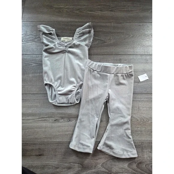 Jessica simpson baby girl outfit 3-6 mos‎