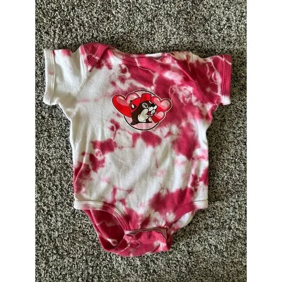 ❤️Buc-ee’s Baby Valentine Onesie Sz12M