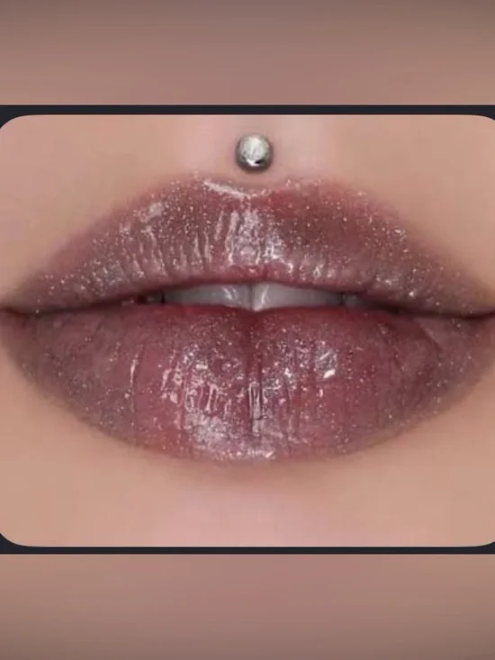 Jeffree Star SIX FEET UNDER  Lip Gloss - Iridescent Shine
