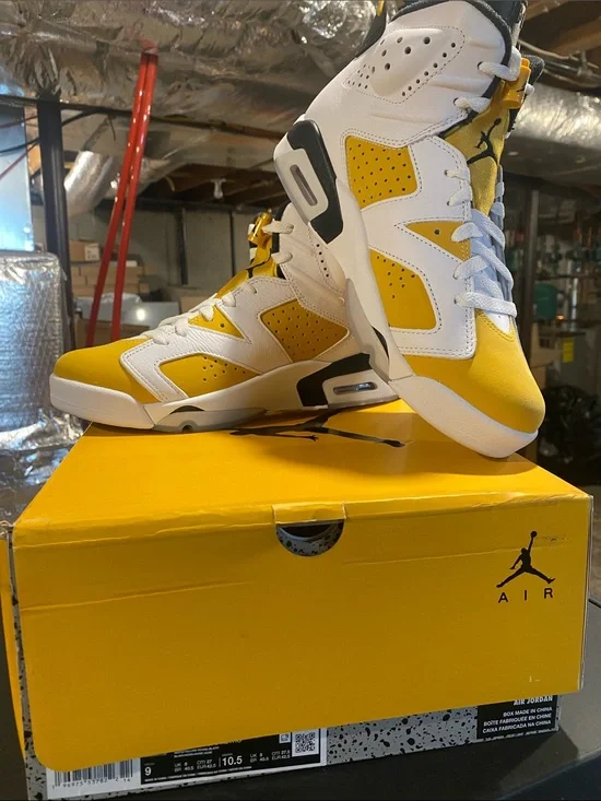 Jordan Retro 6 White and Yellow Sneakers