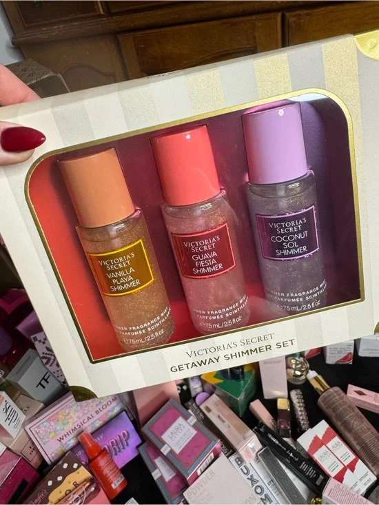 Victoria's Secret Getaway Shimmer Set