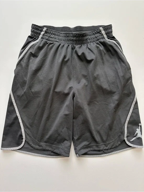 Jordan Men's Gray & Black Athletic Basketball Shorts
