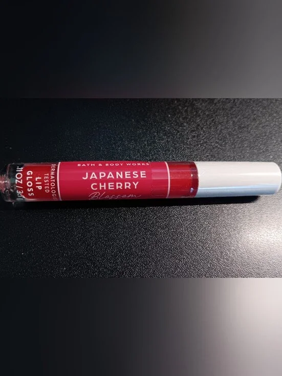 Japanese Cherry Red Lip Gloss - Smooth High-Shine Finish