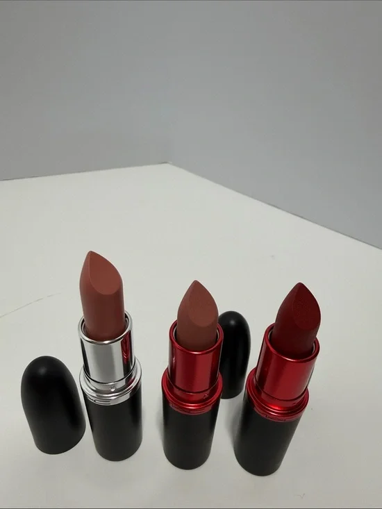 3 MAC Lipsticks 832 crème cup, vg2 viva planet, vg1 viva heart satin/matte
