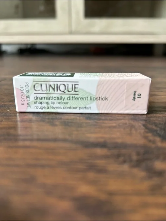 Clinique, Dramatically Different Lipstick (01 Barely)