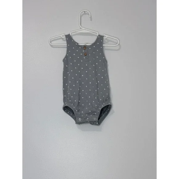 Quincy Mae Cross Print Sleeveless Romper Grey 6-12M [Good Used]