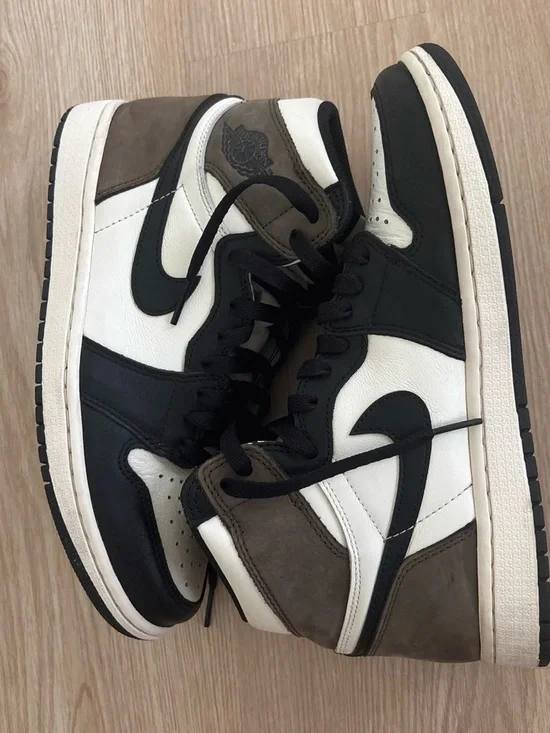 Jordan 1 High Top Sneakers - Black/White/Brown