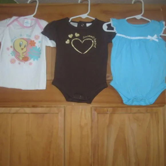 5/$30 Girls T Shirt/Bodysuit Bundle
