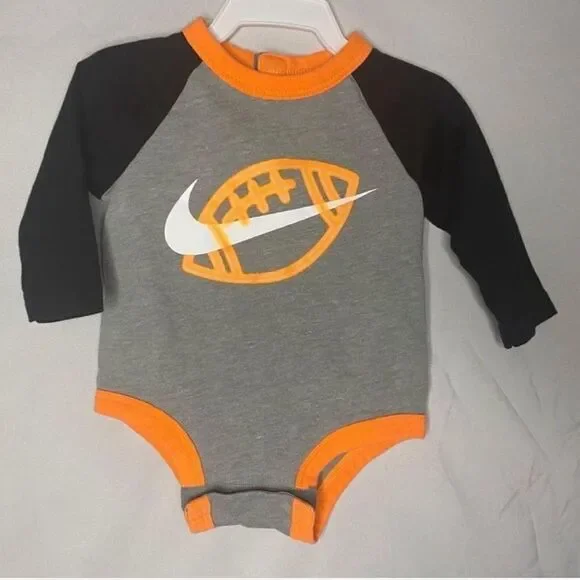 Nike long sleeve onsie size 3M