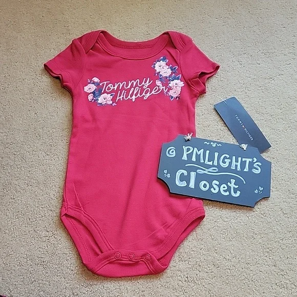 Tommy Hilfiger New Floral Onesie 6/9 Months Red Short Sleeve