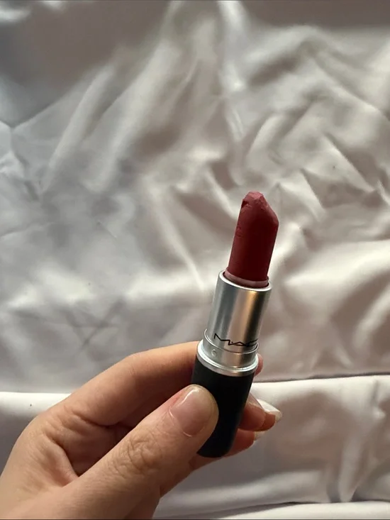 MAC Powder Kiss Lipstick 316 Devoted to Chili – No Cap
