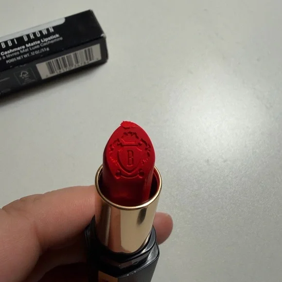 Bobbi Brown Luxe Cashmere Matte Lipstick – Poppy 454 – New