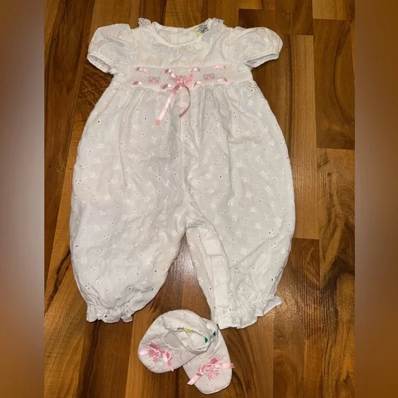 Vintage white baby girl‎ one piece with slippers size 3-6 embroidery
