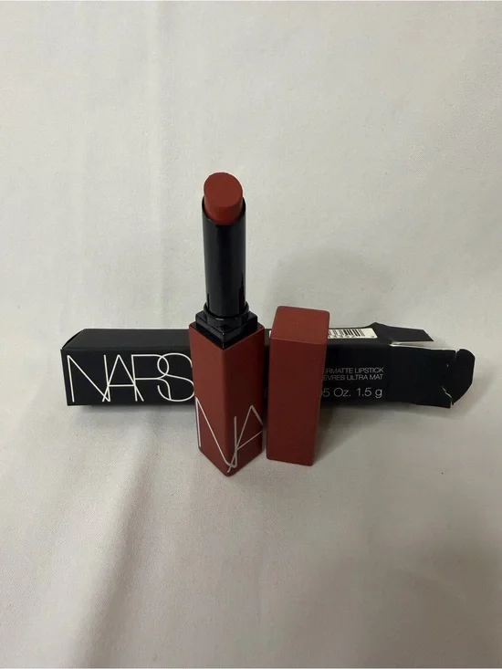NARS  Powermatte Lipstick — Killer Queen 102 (Rose Brown)