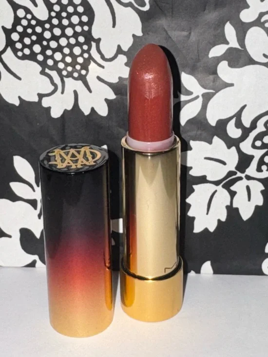 Mac status symbol lipstick