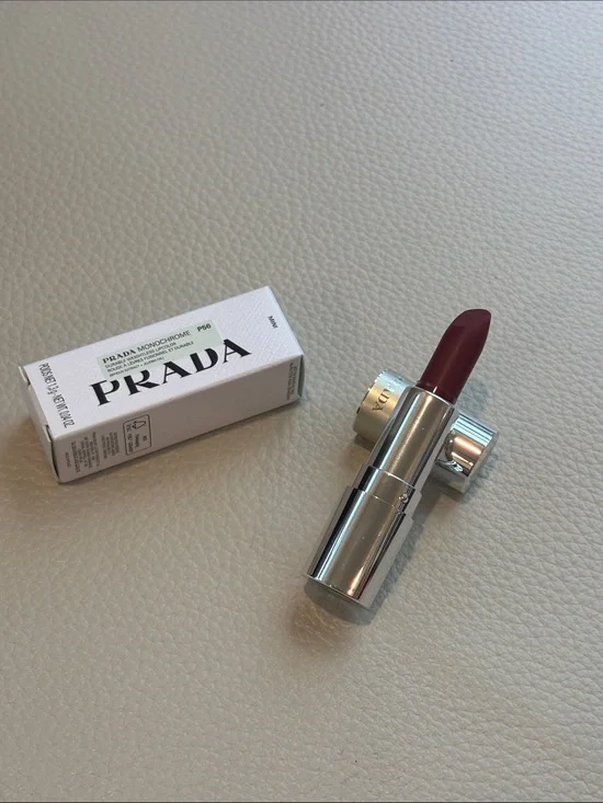 Prada hyper matte Lipstick （P56 monochrome) travel size