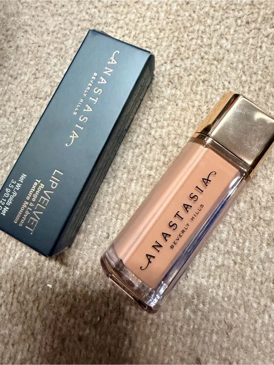 Never used Anastasia Beverly Hills Lip Velvet Liquid Lipstick - peachy nude 3.5g