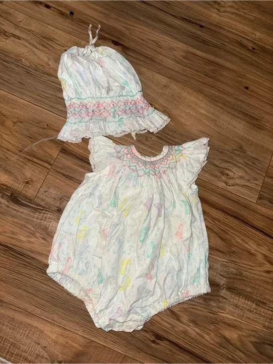 Vintage handmade smocked bubble and smocked bonnet