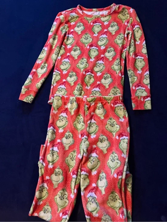 Posh Peanut  limited edition Red Grinch Print Kids Pajama Set