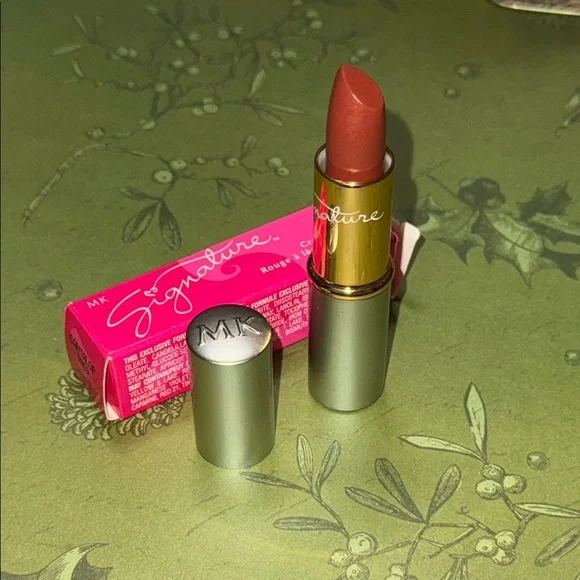 MARY KAY SIGNATURE CRÈME LIPSTICK SHADE CANTALOP BRAND NEW WITH BOX